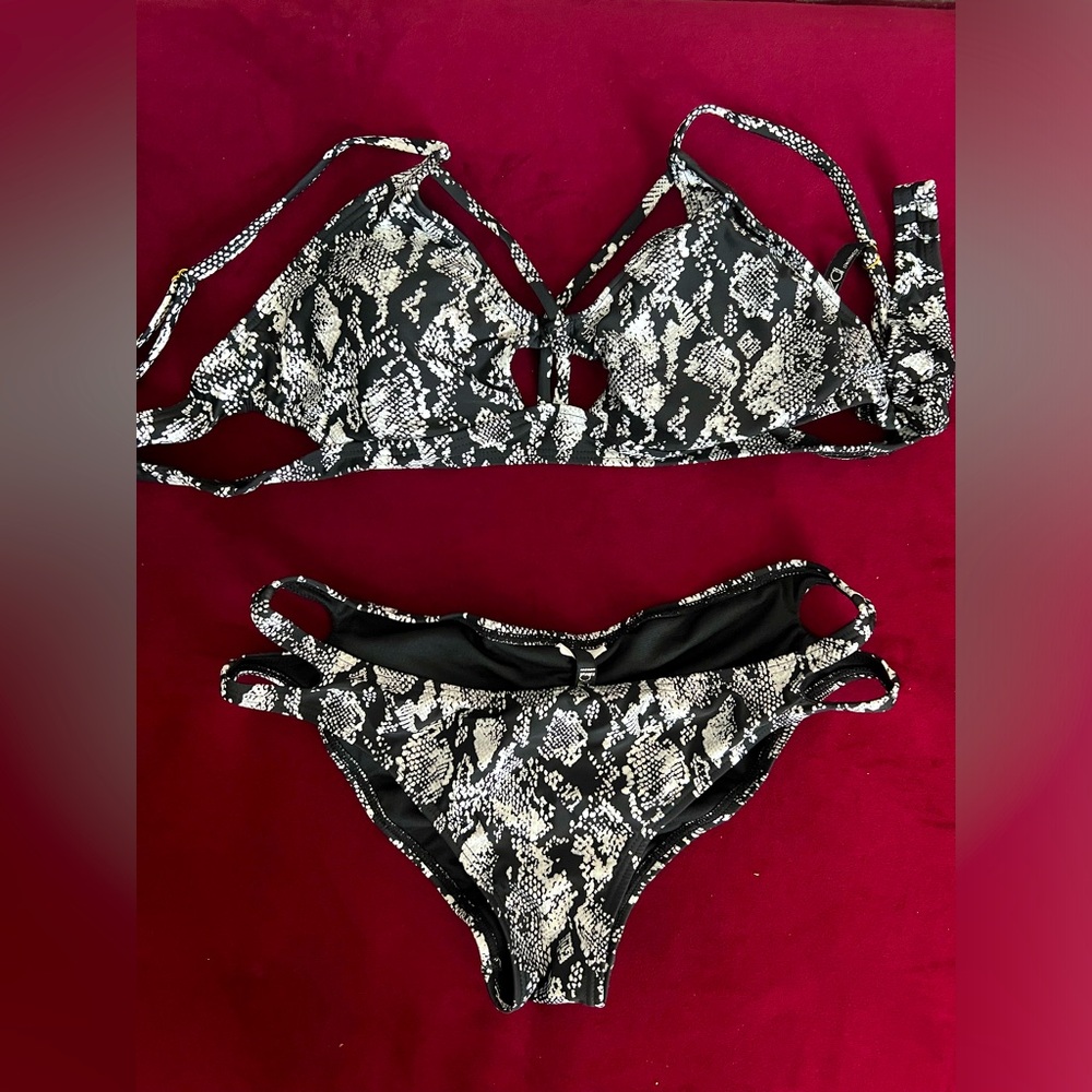 Snake print bikini